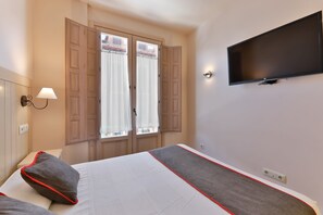 Habitación doble | Escritorio, wifi gratis, ropa de cama
