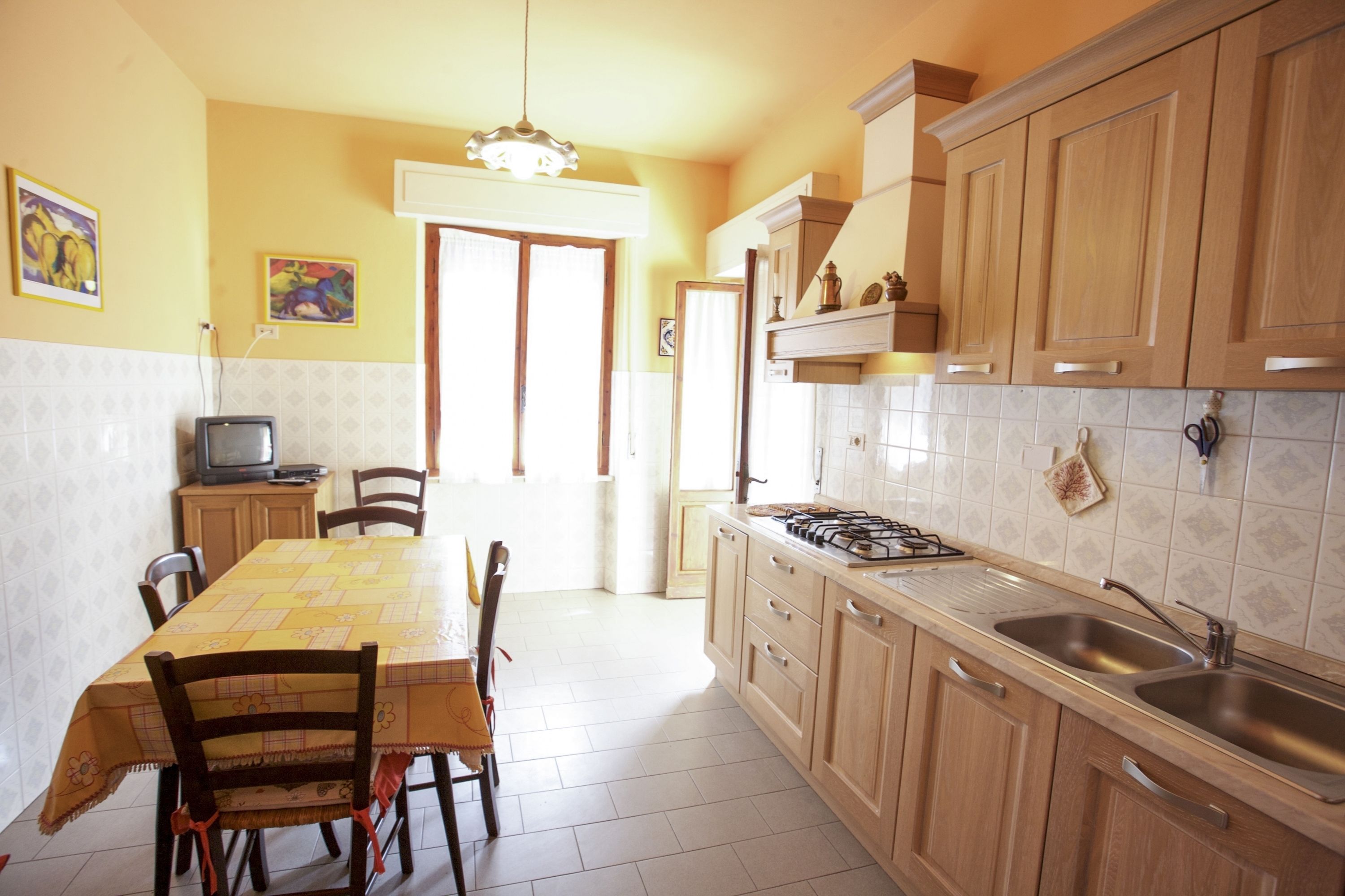 Apartment, 2 Bedrooms | Private kitchen | Fridge, oven, stovetop, cookware/dishes/utensils