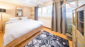 Apartment, 4 Bedrooms | 3 bilik tidur, dihias secara berasingan