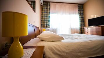 In-room safe, desk, iron/ironing board, free cribs/infant beds