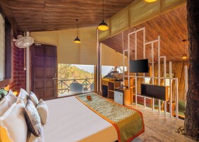 Minibar, in-room safe, free WiFi, bed sheets