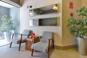 Reception - Hostal la Chata by Vivere Stays (La Granja de San Ildefonso)