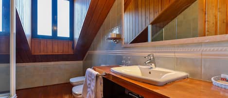 Superior Double Room | Bathroom
