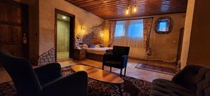 Aile Odasi | Desk, blackout drapes, soundproofing, iron/ironing board - Cappadocia Elite Stone House (Nevsehir)