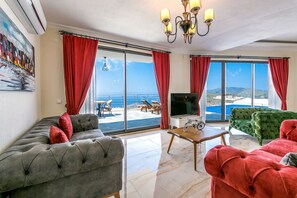 Villa | Wohnbereich | LCD-Fernseher