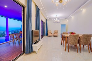 Villa | Área de sala de estar | Televisión LCD 