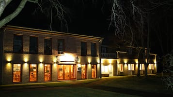 Fachada del alojamiento - Noche