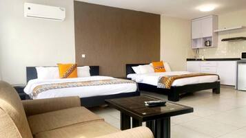 尊荣双人房 | 高档床上用品、Select Comfort 床、客房内保险箱、特色家居