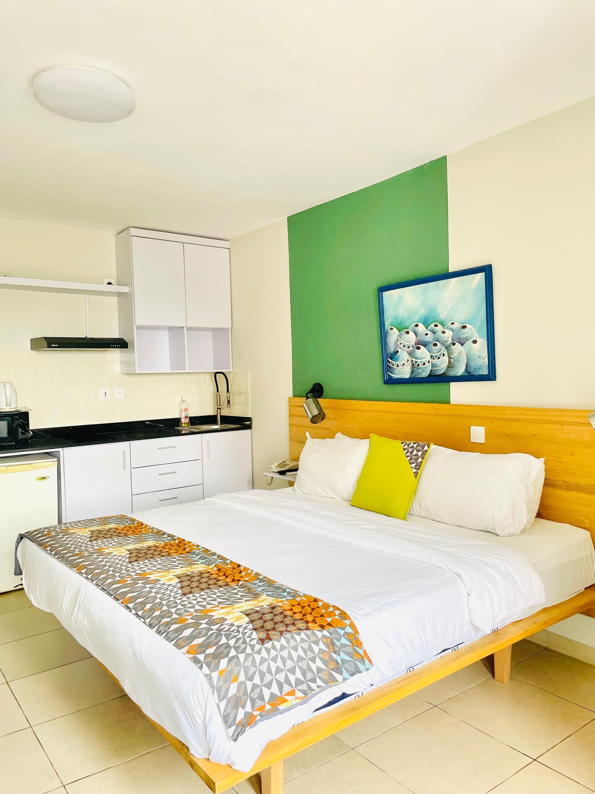 Premium-Studio | Hochwertige Bettwaren, Select-Comfort-Betten, Zimmersafe