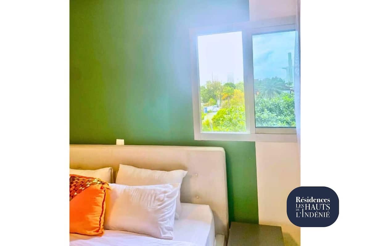 Standard Room, 1 Queen Bed