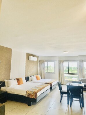 Family Studio, 2 Queen Beds | Premium bedding, Select Comfort beds, in-room safe - Résidence Les Hauts De l'Indenié (Abidjan)