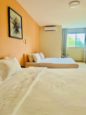 Familien-Doppel- oder -Zweibettzimmer | Ausblick vom Zimmer