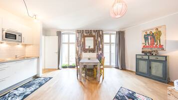 Apartment, 1 Doppelbett | Individuell dekoriert, individuell eingerichtet, Schreibtisch