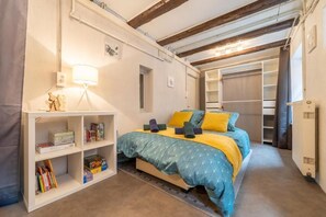 3 chambres, fer et planche à repasser, accès au Wi-Fi (inclus)