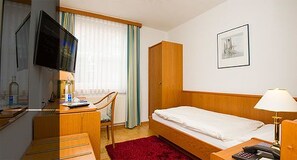 Single Room, 1 Single Bed, Non Smoking | Bed sheets