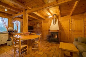 Interior - To relax in the middle of nature with private water base (Mazet-Saint-Voy)