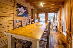 Dining - To relax in the middle of nature with private water base (Mazet-Saint-Voy)