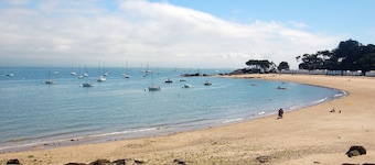 Typical house in Noirmoutier terrace and parking, beach 40 meters