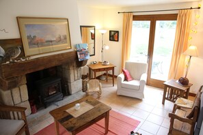 TV, fireplace, DVD player, table tennis