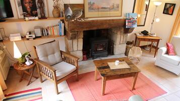 TV, fireplace, DVD player, table tennis