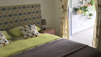 Comfort tweepersoonskamer (Jardin d'hiver) | Individueel gedecoreerd, individueel gemeubileerd, een bureau