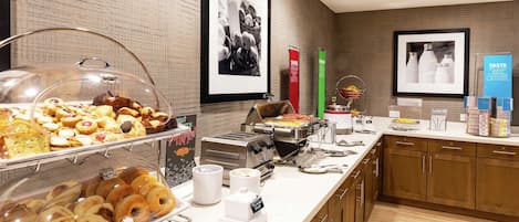 Desayuno buffet incluido todos los días