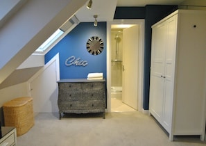 Executive Penthouse, 2 Bedrooms | 2 bedrooms, iron/ironing board, free WiFi, bed sheets