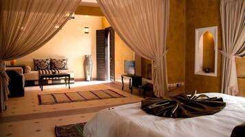 Suite Confort | 1 chambre, bureau, rideaux occultants, chambres insonorisées