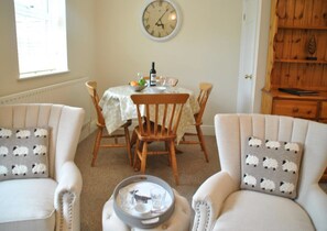 Lägenhet Basic - 2 sovrum - icke-rökare | Vardagsrum | Smart-tv