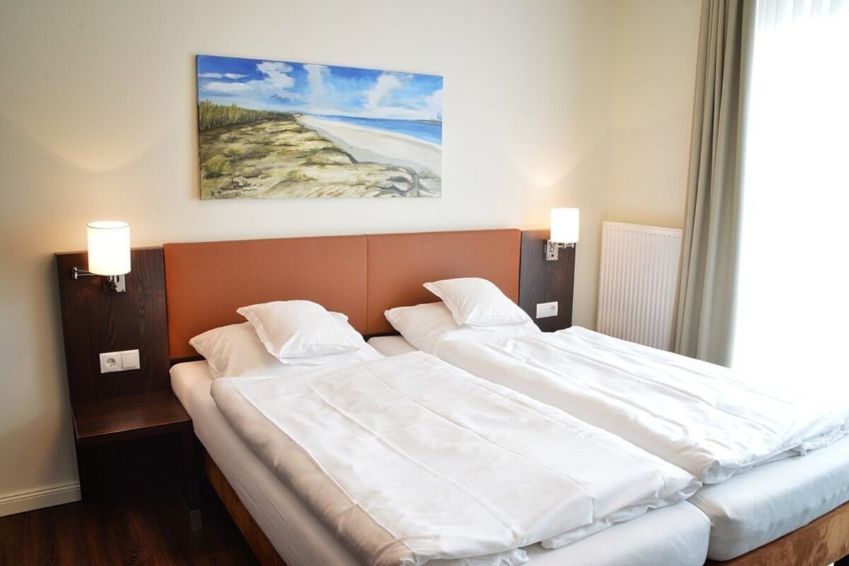 Double Room | In-room safe, rollaway beds (surcharge), WiFi (free), bed sheets