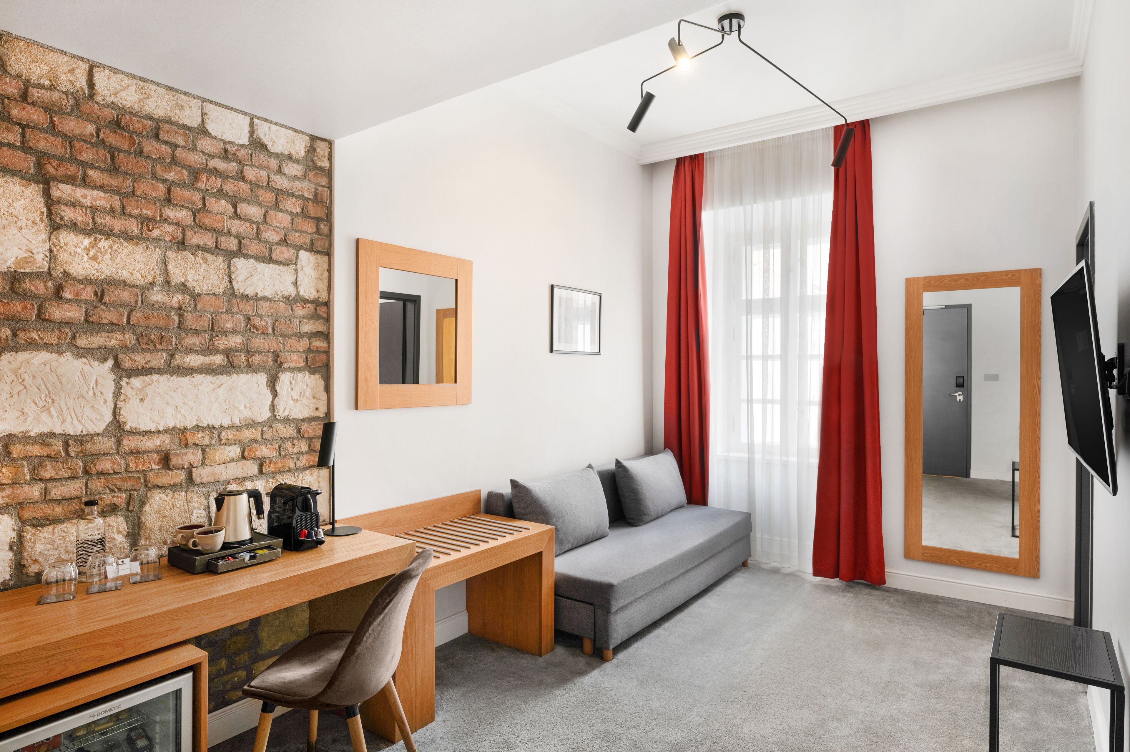 family double room | 1 bedroom, minibar, in-room safe, desk