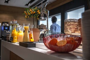 Daily full breakfast for a fee - Radisson Blu Hotel Reussen, Andermatt (Andermatt)