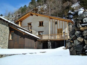 Front of property - Cal Batlle Casa Rural (La Cortinada)