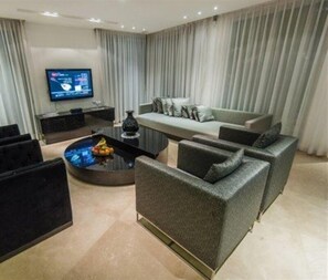 Flat-screen TV - Mango Luxury Villa (Eilat)