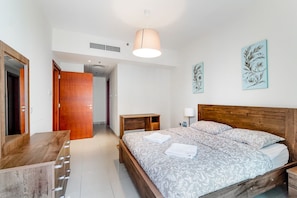3 bedrooms, in-room safe, iron/ironing board, free WiFi
