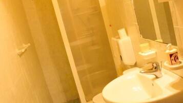 Dusche, Regendusche, kostenlose Toilettenartikel, Haartrockner