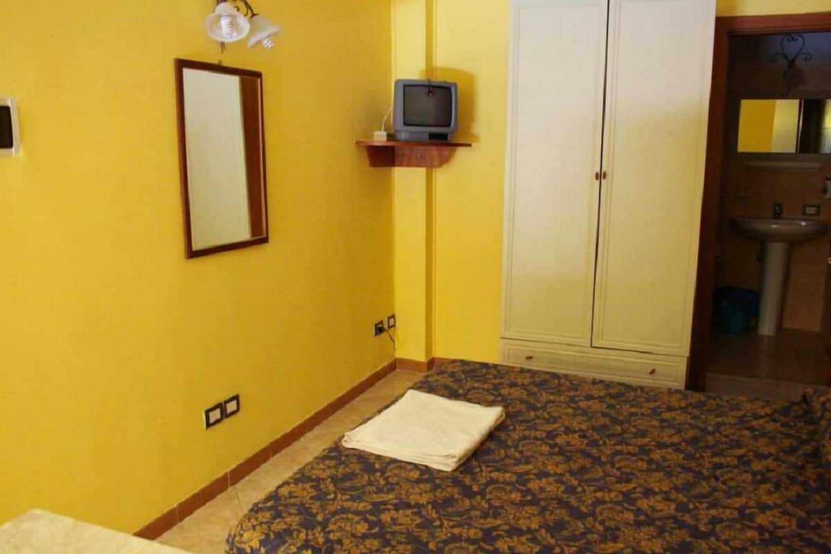 Desk, cribs (free)