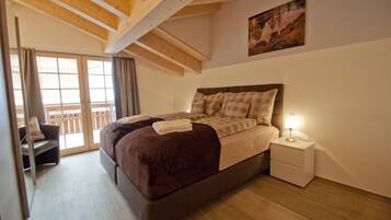 Chalet Superior ("Terra" with Private Sauna ) | 4 kamar tidur, brankas, setrika/meja setrika, dan Wi-Fi gratis