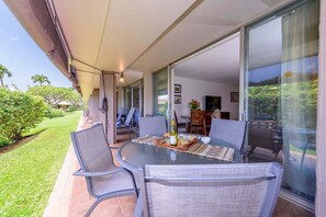 Outdoor dining - Relax Unwind Recharge 1BD w Pool AC & Beach Cabana - Maui Eldorado  K102 (Lahaina)