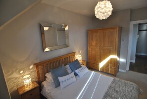 8 The Courtyard | 2 Schlafzimmer, Bügeleisen/Bügelbrett, Babybetten, kostenloses WLAN