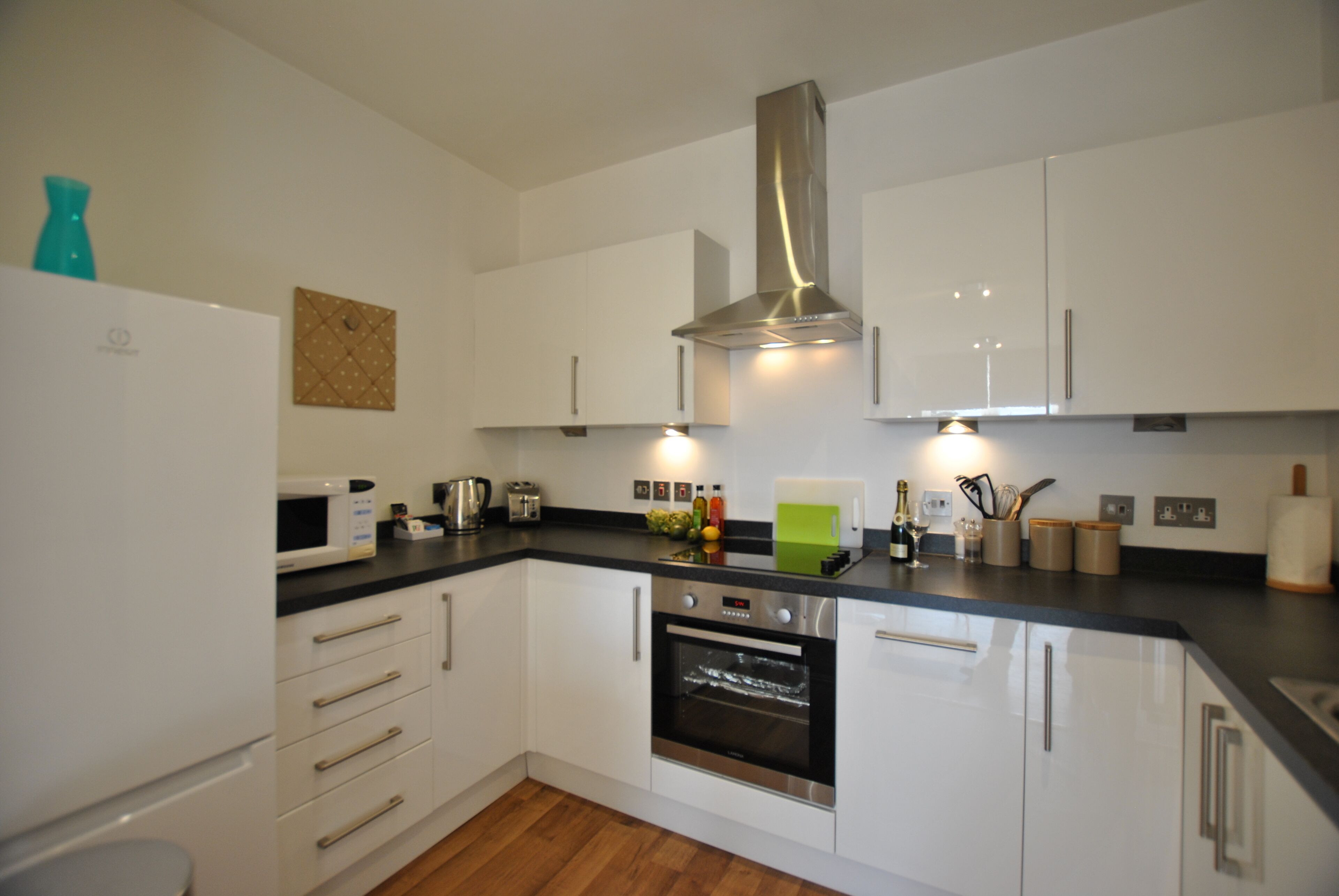 7 The Courtyard | Private kitchen | Fridge, microwave, oven, stovetop