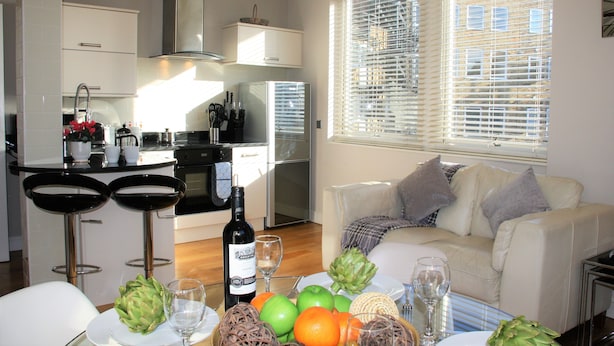 5 The Courtyard | Private kitchen | Coffee/tea maker, fridge, microwave, oven - The Courtyard, Windsor, 2 Beds (Windsor)