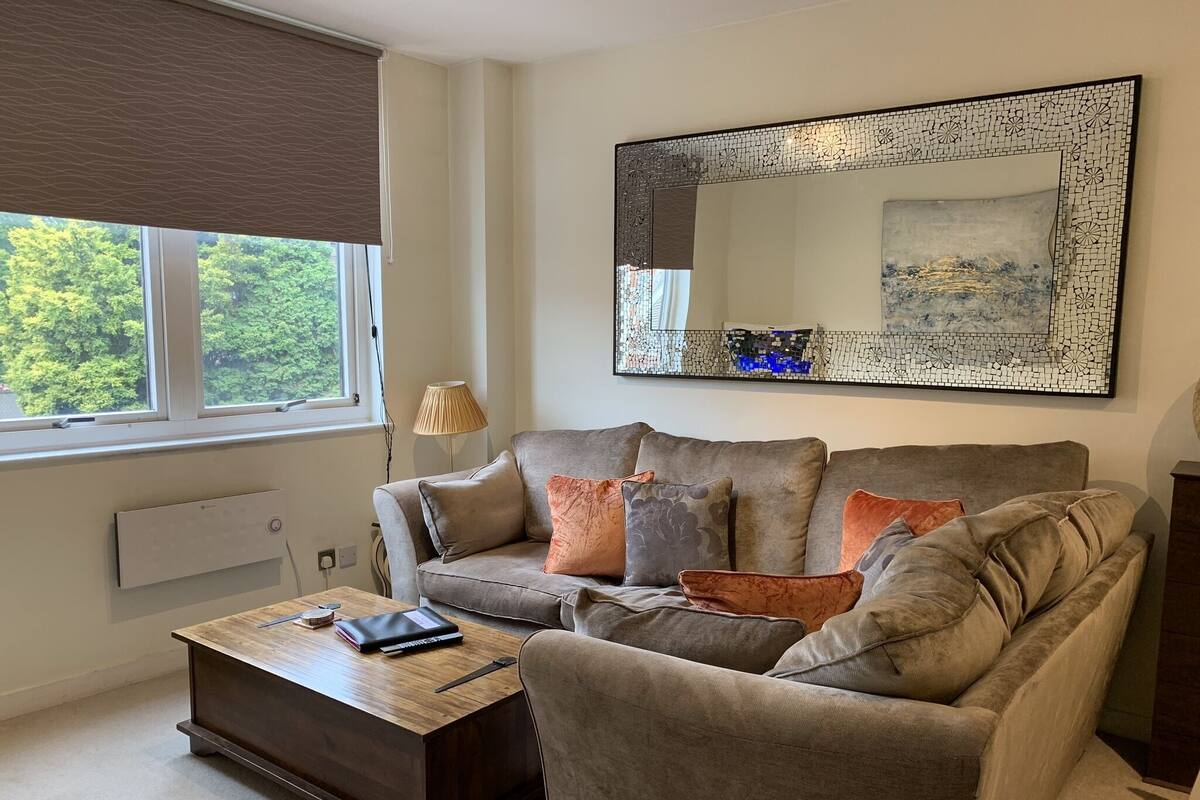 4 The Courtyard | Living area