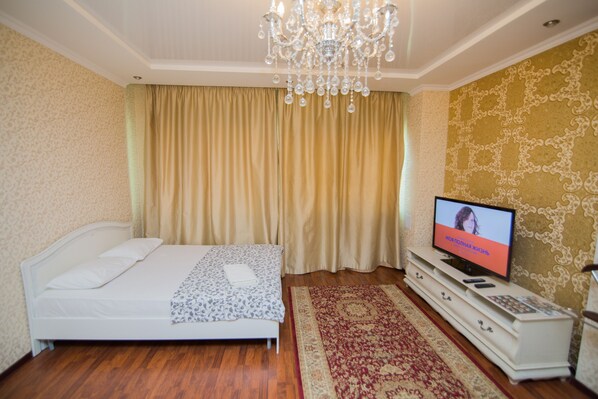 1 habitación, tabla de planchar con plancha, wifi y ropa de cama 