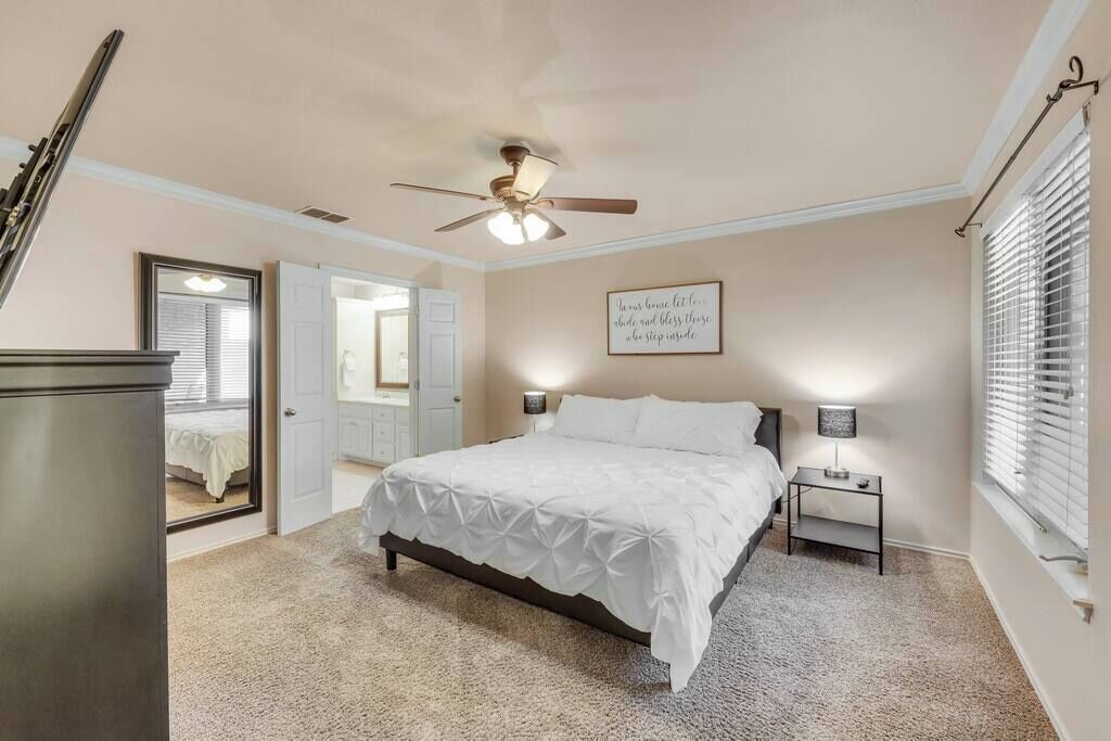 3 bedrooms, iron/ironing board, WiFi, bed sheets