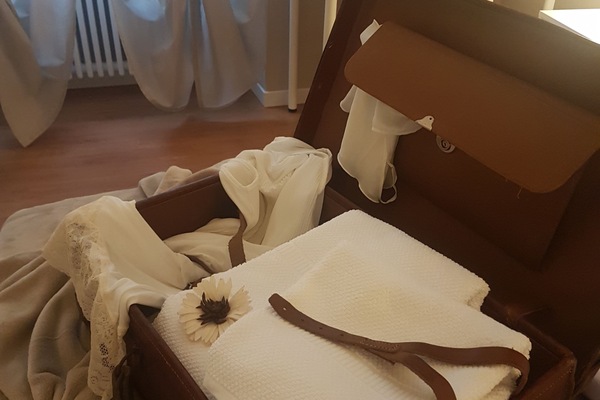 2 habitaciones, escritorio, tabla de planchar con plancha y wifi gratis