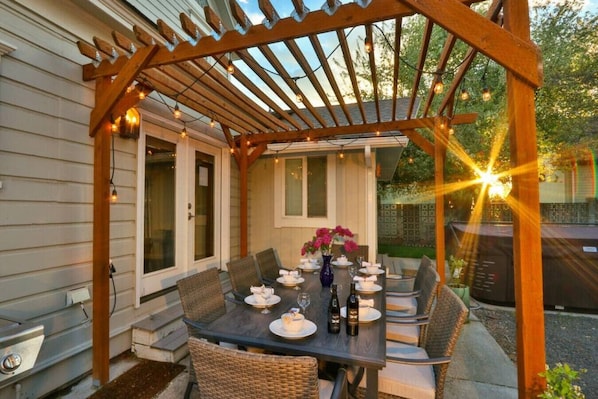 Outdoor dining