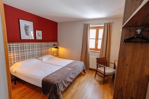 Twin Room | Premium bedding, Select Comfort beds, in-room safe, blackout drapes