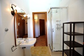シャワー、レインフォールシャワー、タオル