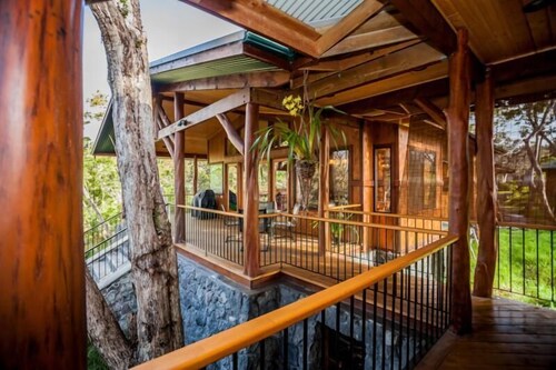 Maison de luxe artisanale avec jacuzzi, vélos et cheminée